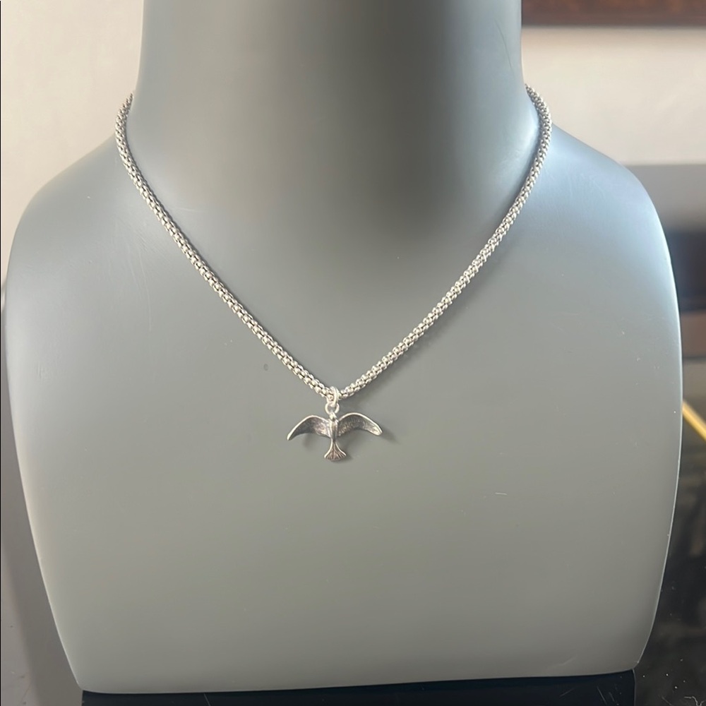 Elegant Silver Toned Bird Pendant 9.2” Necklace